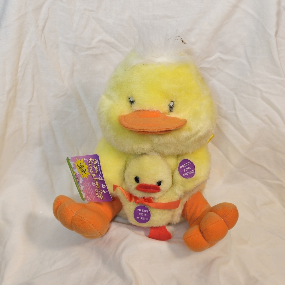 Adorable Yellow Momma And Baby Duck SINGING Plush Toy!! EASTER